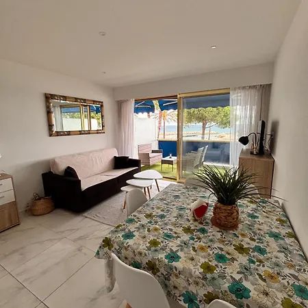 Front De Mer,plage, Piscine, Parking شقة *